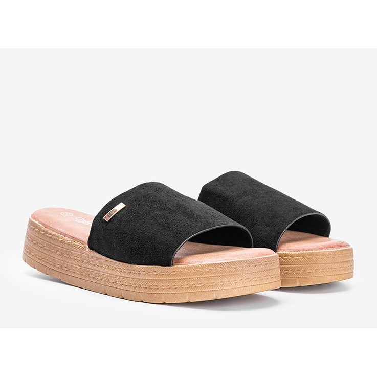 Zapatillas negras en la plataforma negro 1