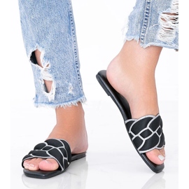 Zapatillas negras con parte superior decorativa de Stormi negro 2