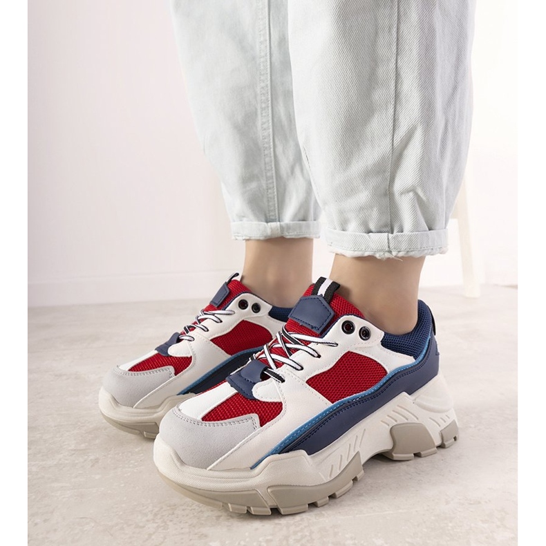 Deportivas azul marino con suela alta en omerta blanco 1