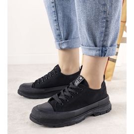 Zapatillas negras sobre suela gruesa Beat negro 2