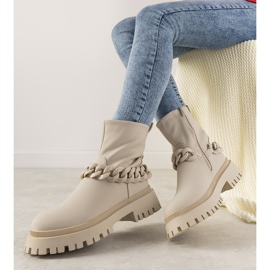 Botas color crema con Chain Inspiration beige 2