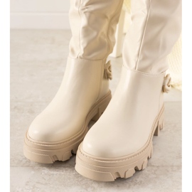 Botas beige con cadena Conny 2