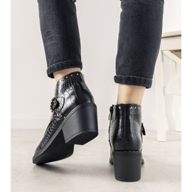 Botines negros con hebilla Montiana 1