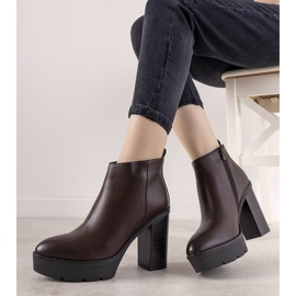 Botas clásicas marrones para el post femenino de My Need marrón 2