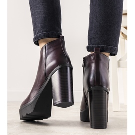 Botas marrones clásicas en el poste para mujeres My Need rojo 1