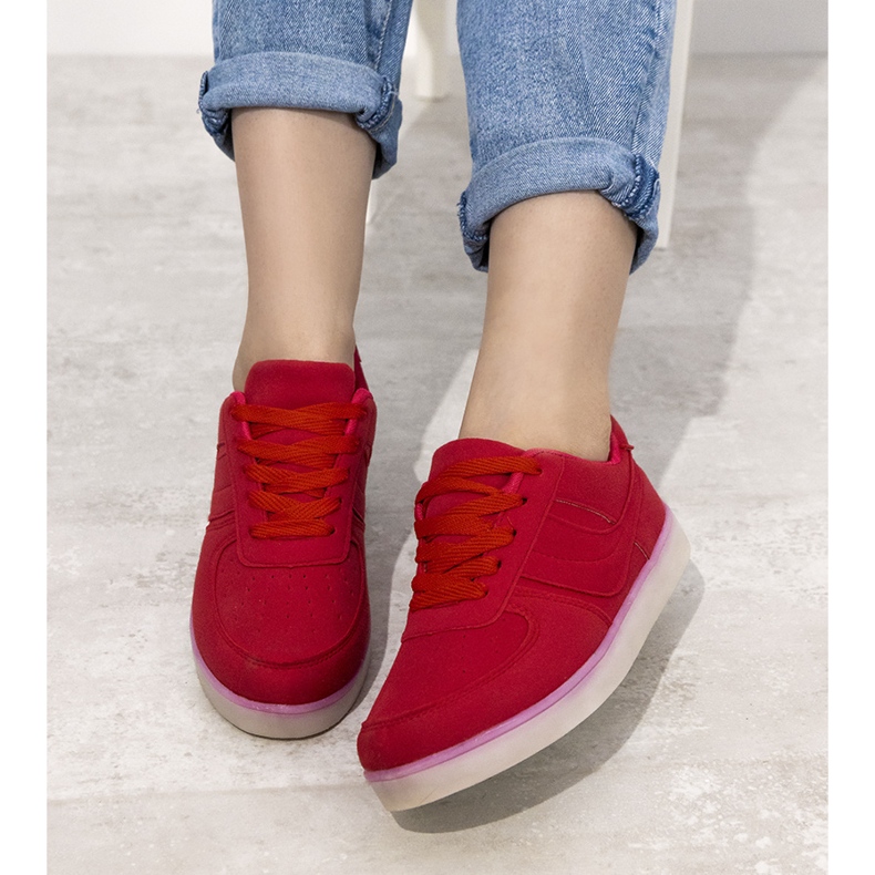 Zapatillas tailandesas rojas con suela luminosa rojo 2