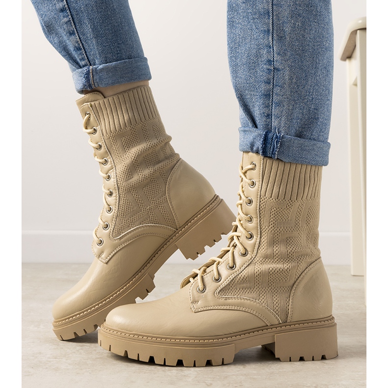 Botas de montaña naturis beige para mujer 1