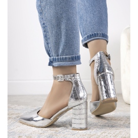 Bombas de plata en el puesto de Ayers 2 Bombas de plata en el puesto de Ayers 2