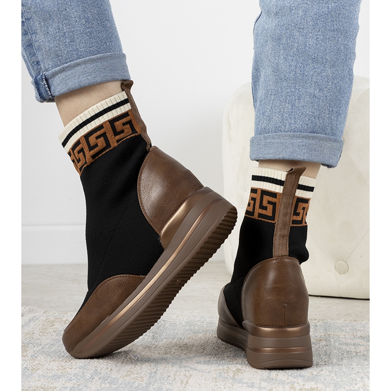 Zapatillas Wanda con cuña marrón negro 1