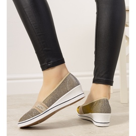 Zapatillas Golden Burris con cuña dorado 1