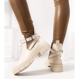 Botas beige en la plataforma Huff 2