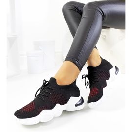 Deportivas negras y rojas de Daniela. negro 1