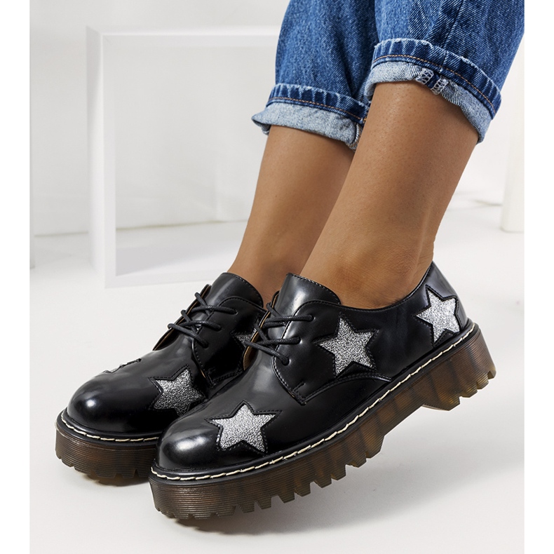 Zapatos negros con estrellas Starl 1