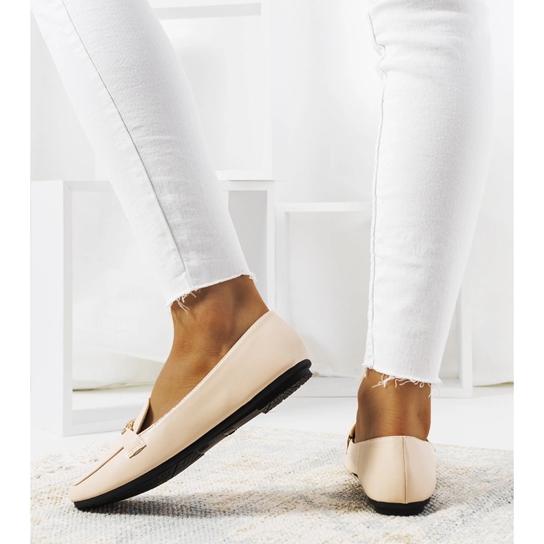 Mocasines beige con punta cuadrada Milder 1