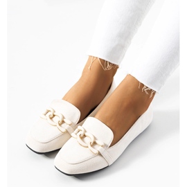 Mocasines beige con punta cuadrada de Hattie 1
