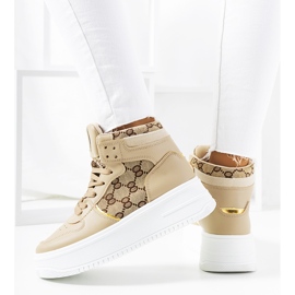 Zapatillas beige en la plataforma Dennis 1
