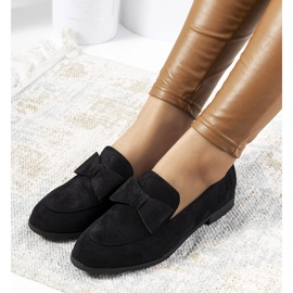 Zapatos negros de mujer de Alois. 1