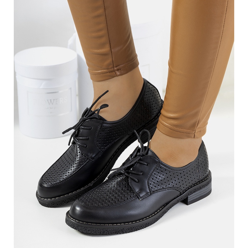 Edda zapatos oxford negros calados 1