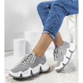 Deportivas grises de Thornber. 1 Deportivas grises de Thornber. 1