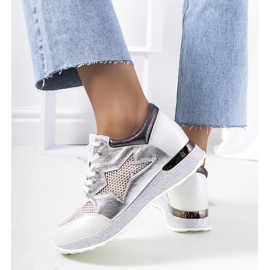Deportivas blancas metalizadas de Torres blanco 2