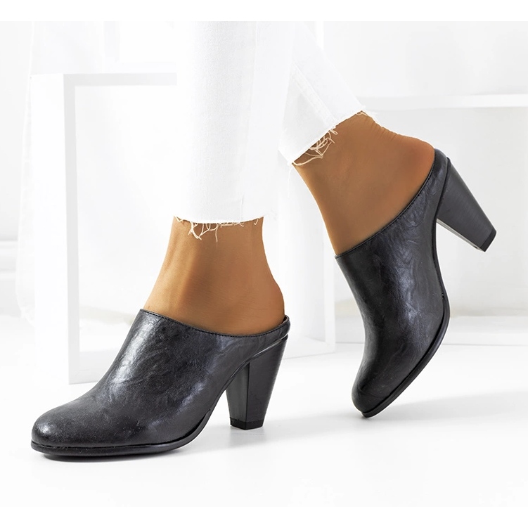 Zapatillas negras en el puesto de Plotkin negro 1 Zapatillas negras en el puesto de Plotkin negro 1