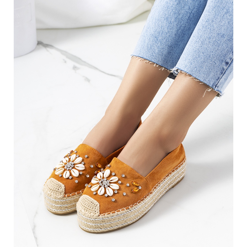 Alpargatas marrones sobre la suela gruesa de Mrs Nicki marrón amarillo 1