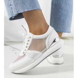 Zapatillas blancas de malla de Ilkay. blanco 2