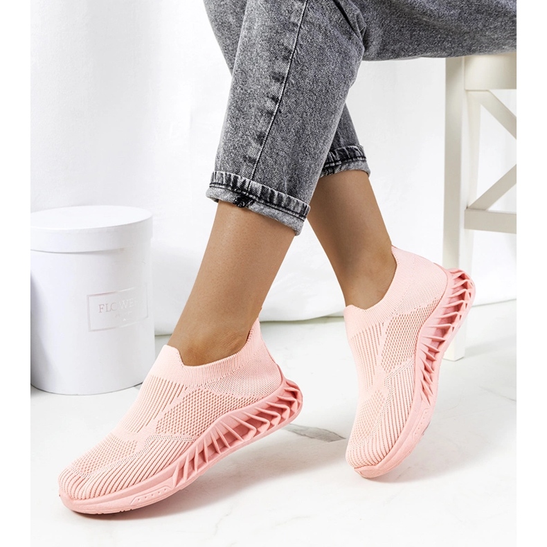 Las zapatillas rosas de Neda 1