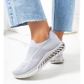 Deportivas grises de Neda 2