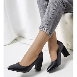 Bombas negras en el puesto de Kruis. negro 1 Bombas negras en el puesto de Kruis. negro 1