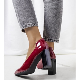 Bombas de laca roja en el puesto de Shannen rojo multicolor 2