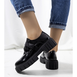 Zapatos negros con suela de tractor de Vellem 2