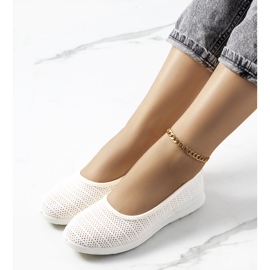 Deportivas Ilse beige caladas crudo 2