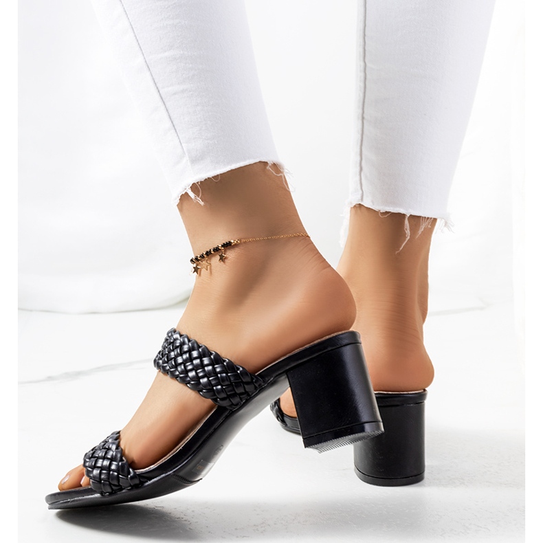 Trabillas negras trenzadas en el talón negro 1