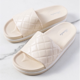 Pantuflas acolchadas Hassell beige 1