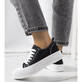 Zapatillas negras en la plataforma Louisal negro 2