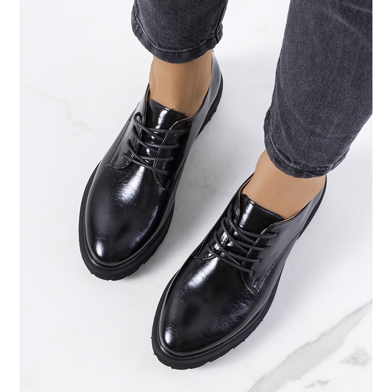 Zapatos negros de mujer de Mungo 1