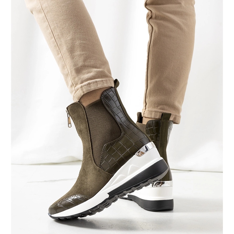 Deportivas verdes sobre la cuña Triaca 1 Deportivas verdes sobre la cuña Triaca 1