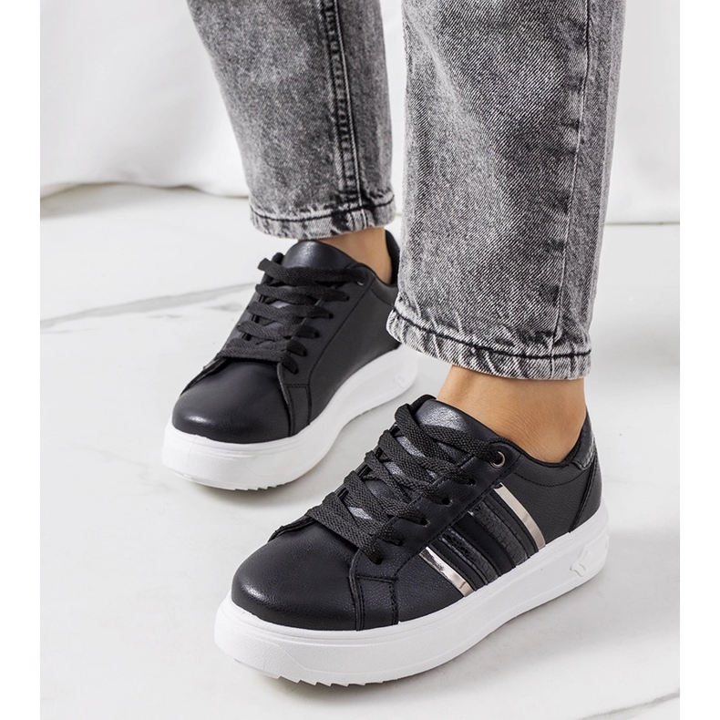 Zapatillas negras en la plataforma Goldsmi negro 1