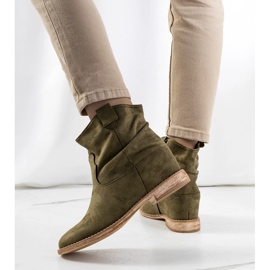 Botas verdes en un tacón de cuña Hunjet para interiores 2