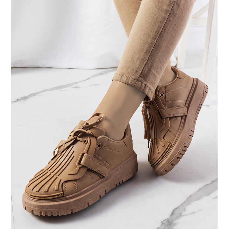 Deportivas beige con velcro Pates 1