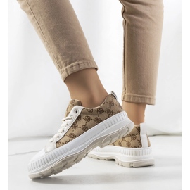 Zapatillas beige en la plataforma Meliko 2