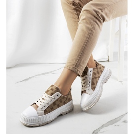 Zapatillas beige en la plataforma Meliko 1