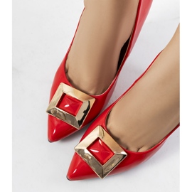 Tacones Cravos lacados en rojo 1
