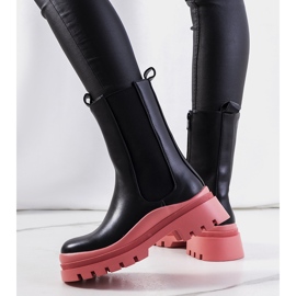Botas negras en la plataforma rosa Ruket. negro 2