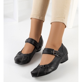 Zapatos de salón negros abrochados con un cinturón Gomez 3