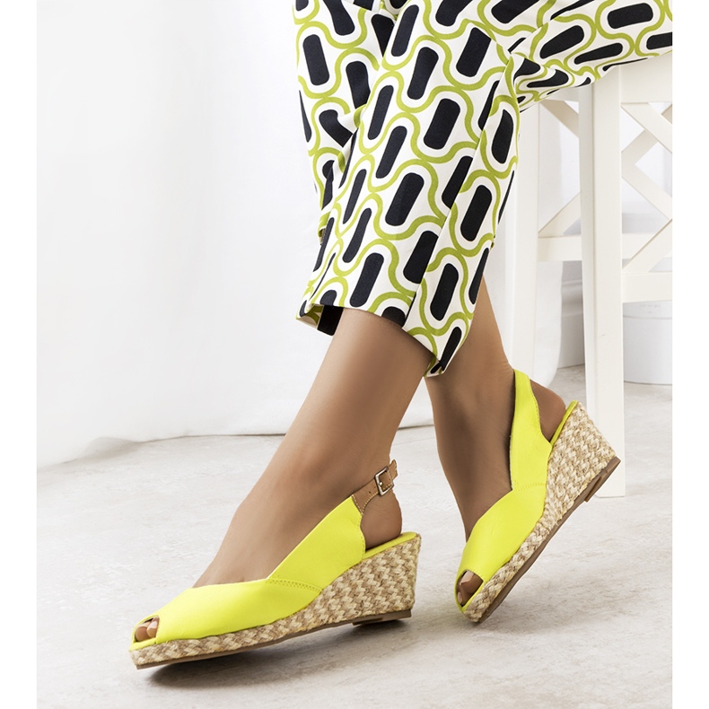 Sandalias cuña Gonca verde 2