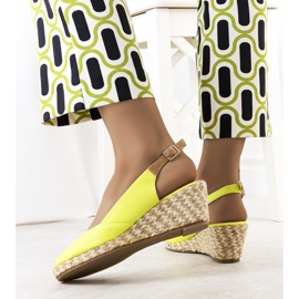 Sandalias cuña Gonca verde 3