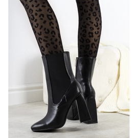 Botas negras de un puesto estable de Viridia. negro 1 Botas negras de un puesto estable de Viridia. negro 1