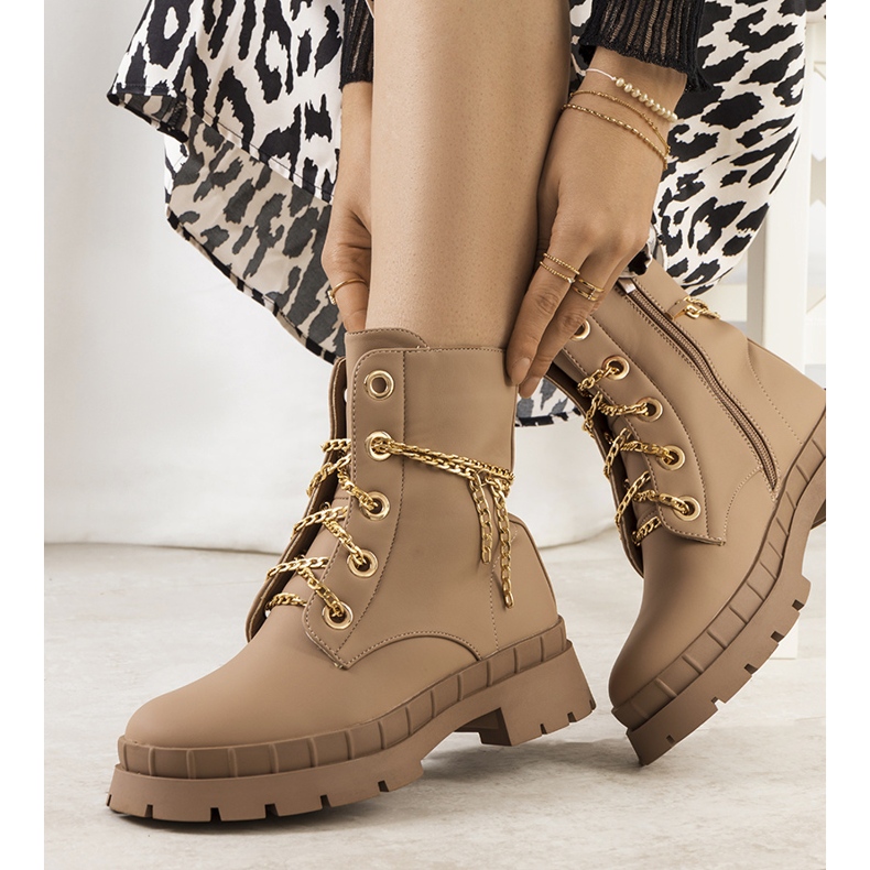 Botas de montaña marrones con cadena Alcin marrón 1 Botas de montaña marrones con cadena Alcin marrón 1